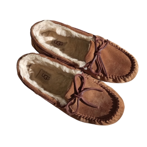 Ugg - Picture 1 of 5